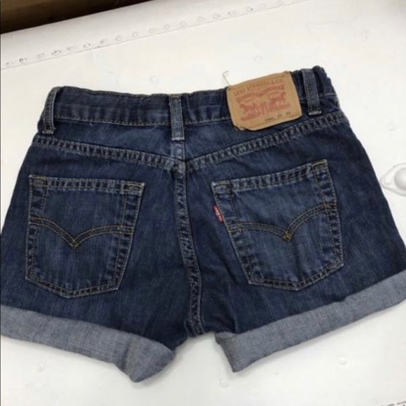 Levi shorts - Picture 3 of 4